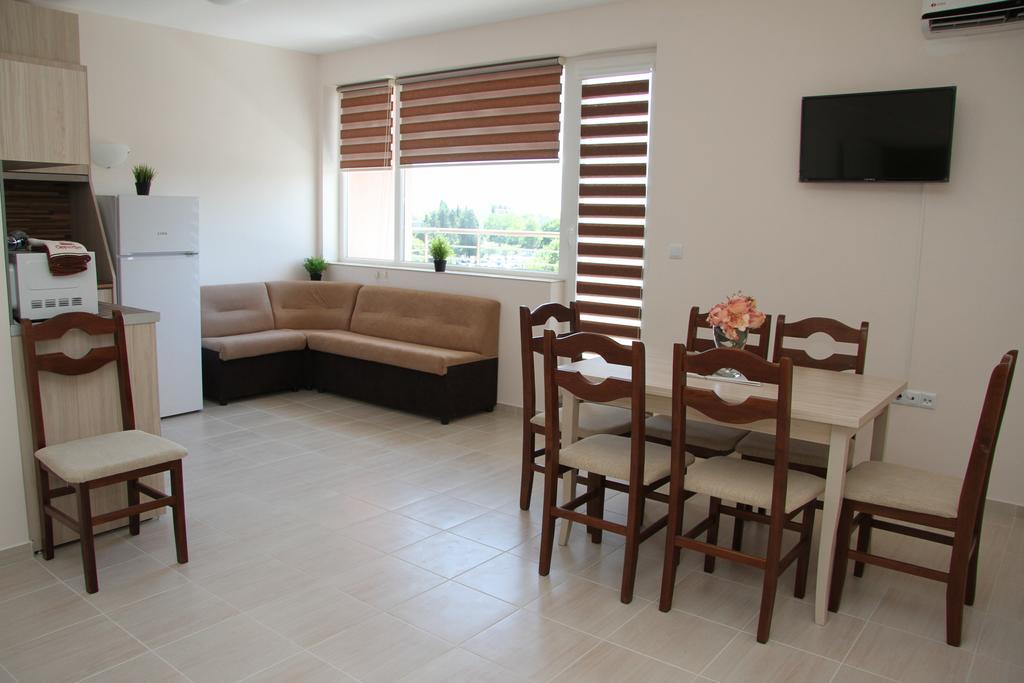 Capuccino Guest Apartments - Free Parking And Wi-Fi Slantschew brjag Exterior foto